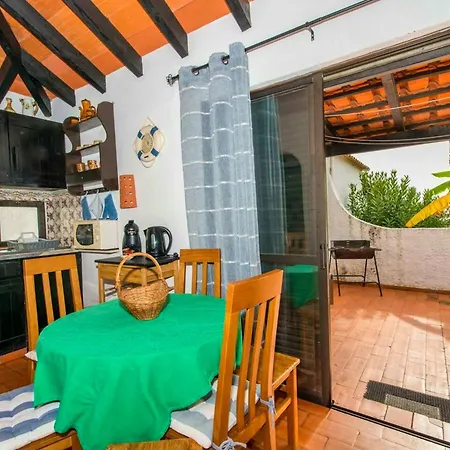 One Bedroom Property With Shared Pool And Terrace At таvira 1 Km Away From The Beach *