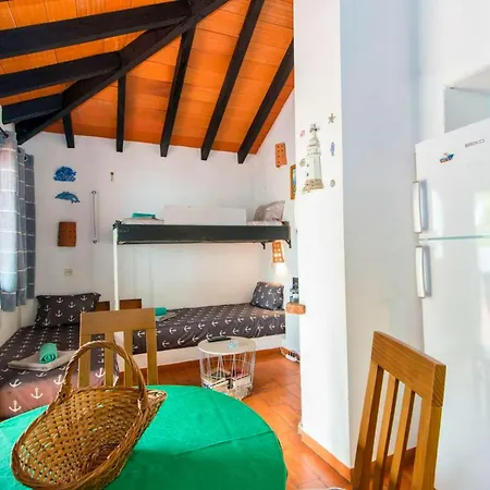 펜션 One Bedroom Property With Shared Pool And Terrace At таvira 1 Km Away From The Beach